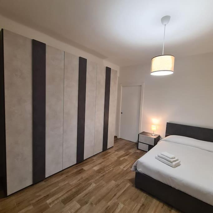 Apartment Garibaldi Pavia Esterno foto