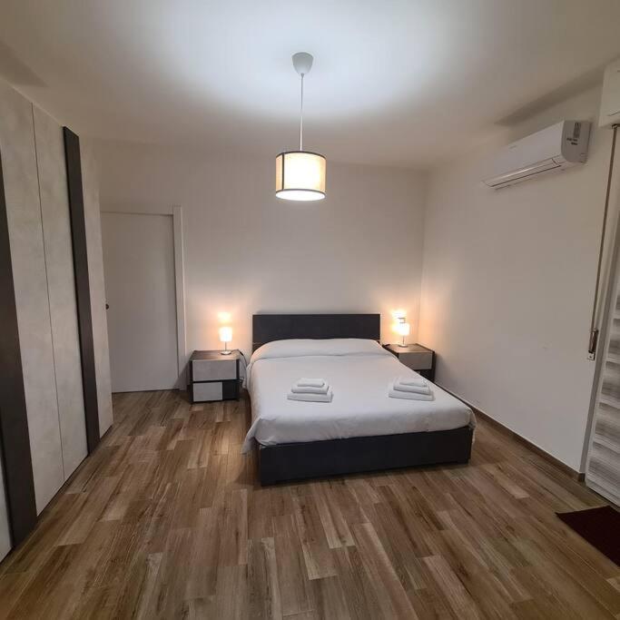 Apartment Garibaldi Pavia Esterno foto